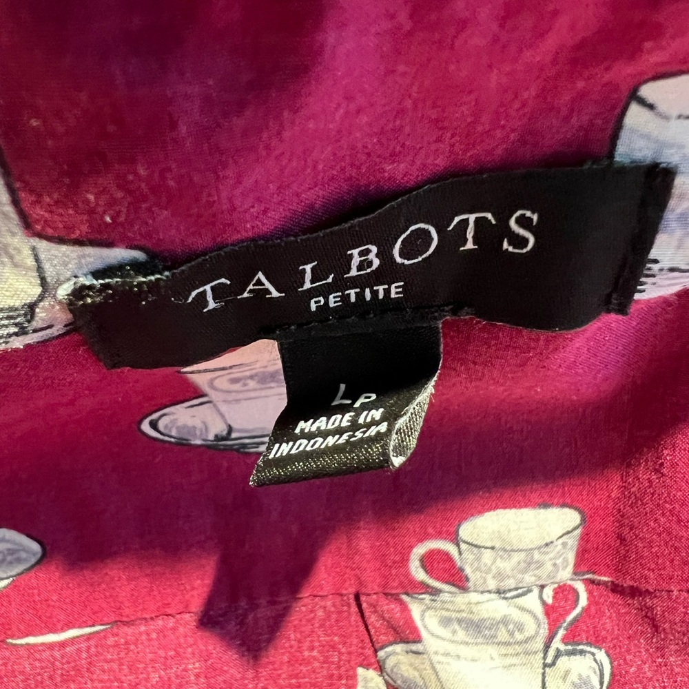 TALBOTS Tea Cup Print Cotton Preppy Maroon Tea
Time Button Down Blouse Large - Picture 7 of 7